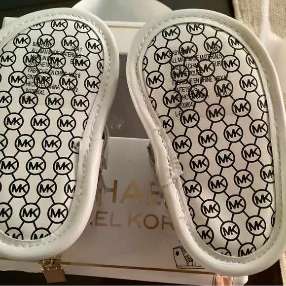 Michael Kors Baby Amy Sandals in White and Gold - Picture 6 of 7